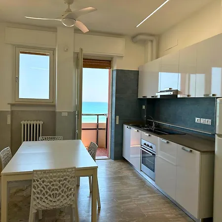 Sogno Vista Mare - Novita! Vicina Rotonda E Con Parcheggio Privato Apartamento